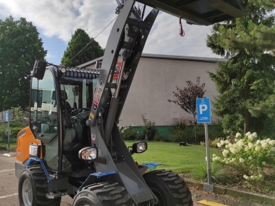 Kloubový nakladač GiANT G2700 HD+