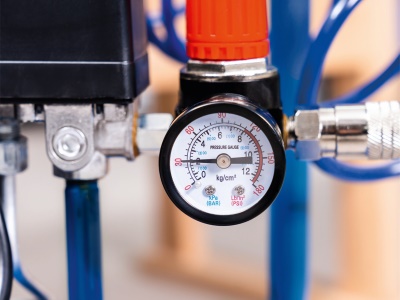 Scheppach HC 26 - olejový kompresor 8 bar se vzdušníkem 24 l