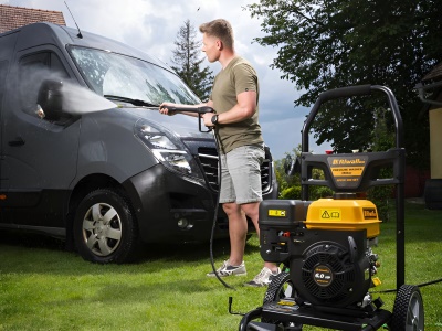 Riwall PRO RPPW 250 SET - benzínová tlaková myčka 250 barů s příslušenstvím
