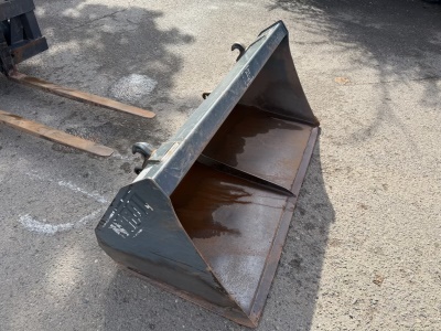 Kloubový nakladač GiANT D337T