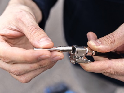 Scheppach C-ACT160/6-X-SET S2 - 2x20 V IXES aku bezolejový kompresor 6 l + 2x 2Ah baterie + duální nabíječka 2,4 A