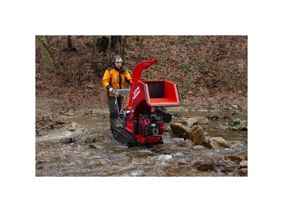 GTM GTS 1800 R - drtič dřeva s pásovým pohonem