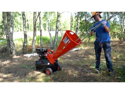 Špalíkovač se spalovacím motorem Model RS-60 Remet (7 HP)