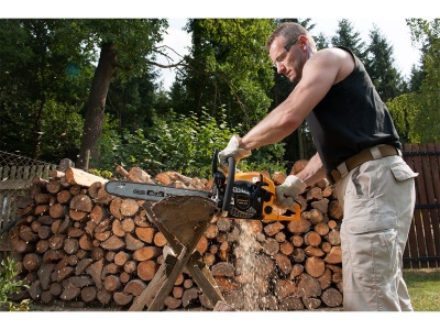 Riwall PRO RPCS 5545 - řetězová pila s benzinovým motorem 54 ccm