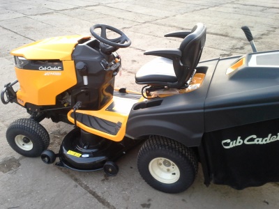 Cub Cadet XT3 QR 106-travní traktor se zadním výhozem model 2017