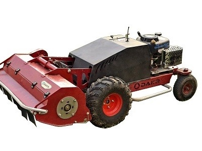 Dálkově řízený cepákový mulčovač GOLEM 1