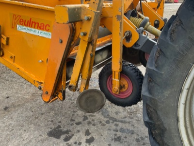 Čelní osekávač cibulové natě Keulmac a Vyorávač cibule Keulmac