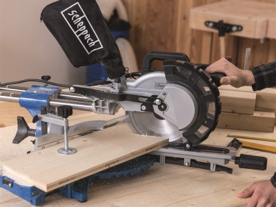 Scheppach HM 216 - pokosová pila s potahem a laserem + 2. kotouč