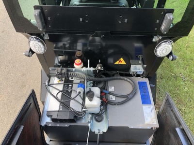 Elektrický kloubový nakladač GiANT G2200 E