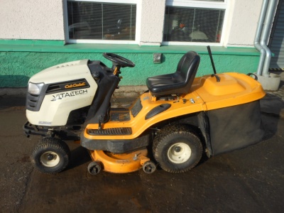 Travní traktor Cub Cadet CC1022 KHN