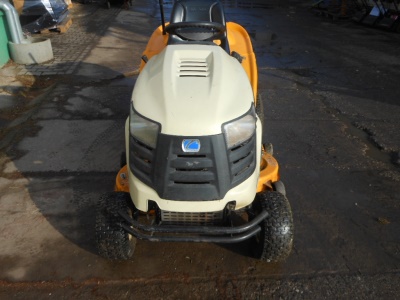 Travní traktor Cub Cadet CC1022 KHN