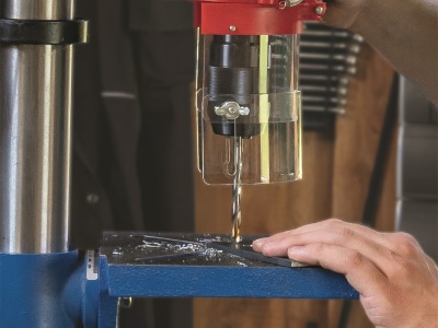 Scheppach DP 19 VARIO - stojanová vrtačka s křížovým laserem