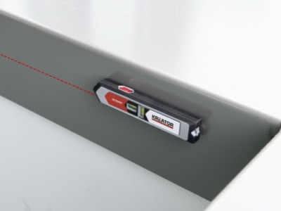 KRT706200W - Laserová vodováha