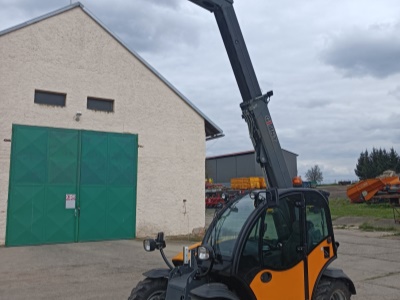 Teleskopický nakladač Giant 4548 Tendo