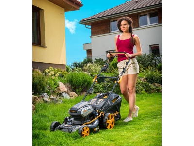 Riwall PRO RALM 4640SPi - aku 40 V travní sekačka 4v1 s pojezdem a bezuhlíkovým motorem (bez baterie a nabíječky)