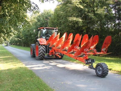 Nesený otočný pluh Kubota RM3005