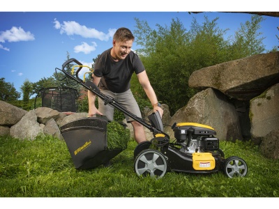 Riwall PRO RPM 5155 V PRO - multifunkční travní sekačka 4 v 1 s benzinovým motorem a variabilním pojezdem