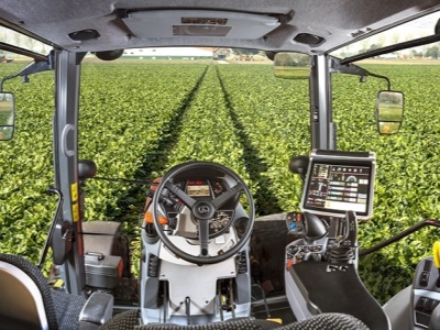 Zemědělský traktor Kubota M7133