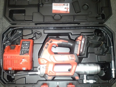 Aku mazací lis  Milwaukee M18 GG-201B