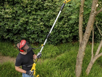POWXG1033 - Teleskopická prořezávací el. pila 750W - 250mm