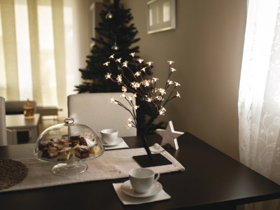 Stromek třešeň 48 LED stolní