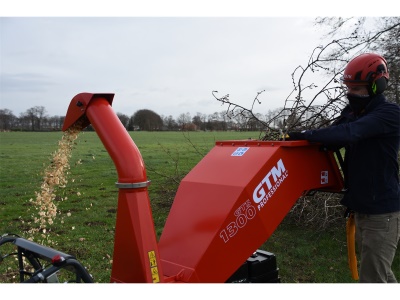 GTM GTS 1300 RG - benzinový drtič dřeva s pásovým pojezdem