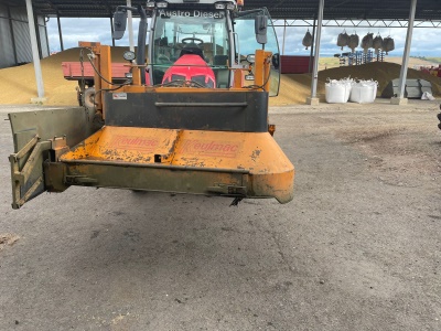 Čelní osekávač cibulové natě Keulmac a Vyorávač cibule Keulmac