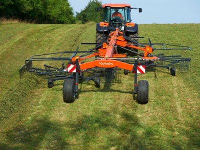 Shrnovač Kubota RA2500