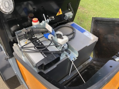 Elektrický kloubový nakladač GiANT G2200 E