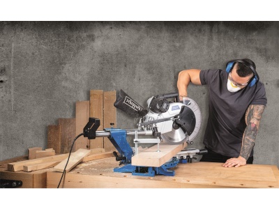 Scheppach HM 140 L - pokosová pila s potahem, laserem a oboustranným nastavením náklonu