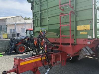 Sklápěcí přívěs Pronar T 683