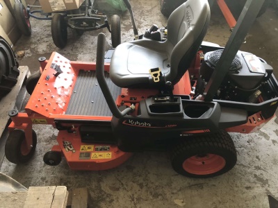 Traktorová sekačka Kubota Z122R