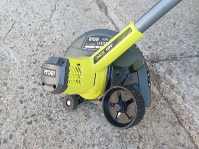Zarovnávač okrajů Ryobi RY18EGA-0 - aku 18 V