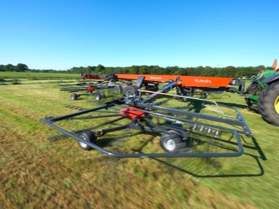 Shrnovač Kubota RA4000