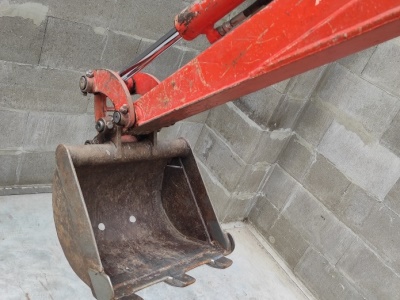 Minibagr Kubota K008-3
