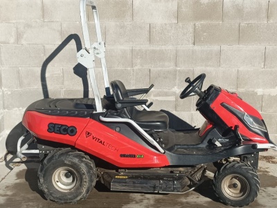 Travní traktor SECO Goliath 4x4