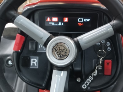 Travní traktor SECO Goliath 4x4 - SEČENÍ 92 CM