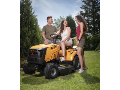 Riwall PRO RLT 102 HRD TWIN - dvouválcový travní traktor 102 cm se zadním výhozem a hydrostatickou převodovkou