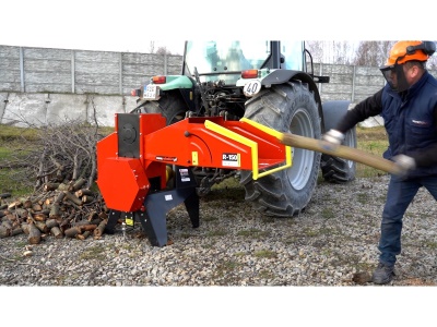 Špalíkovač za traktor PTO Model R-150 Remet