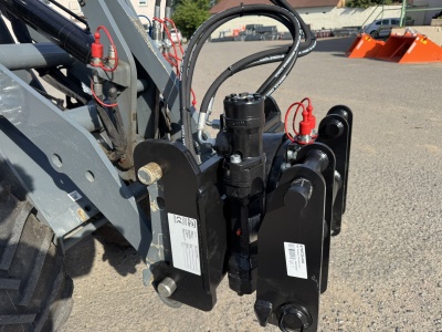 Hydraulický rotátor závěsu GiANT