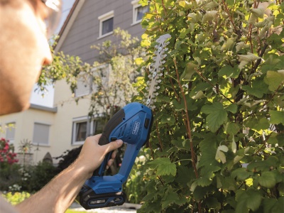 Scheppach C-HTGS200-X - 20 V IXES aku nůžky na trávu a keře (bez baterie a nabíječky)