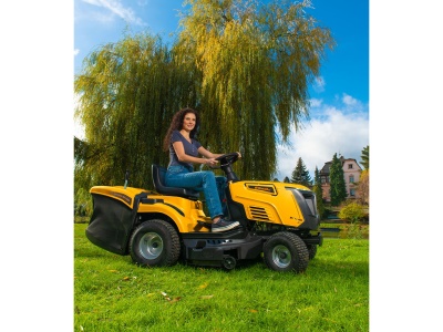 Riwall PRO RLT 102 HRD TWIN - dvouválcový travní traktor 102 cm se zadním výhozem a hydrostatickou převodovkou