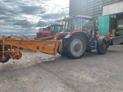 Čelní osekávač cibulové natě Keulmac a Vyorávač cibule Keulmac