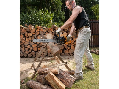 Riwall PRO RPCS 5545 - řetězová pila s benzinovým motorem 54 ccm