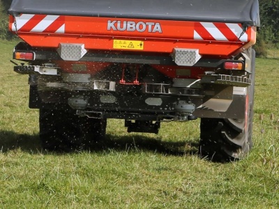 Rozmetadlo průmyslových hnojiv Kubota DSM-W GEOSPREAD