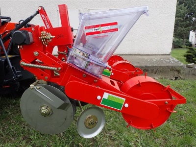 Nesený secí stroj Terradonis JDT - 4 řádky