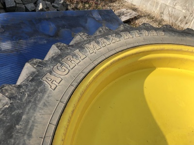 Kultivační kola pro traktor John Deere 6115M
