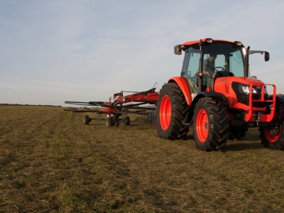 Zemědělský traktor Kubota M 8560