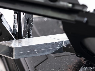 Scheppach MBS 1200 - pásová pila na kov 2v1