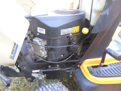 Travní traktor Cub Cadet CC1022 KHN